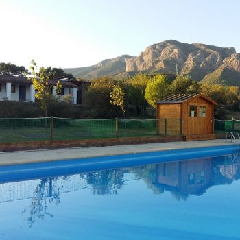 piscine camping armalygal avec vue sur peña rueba