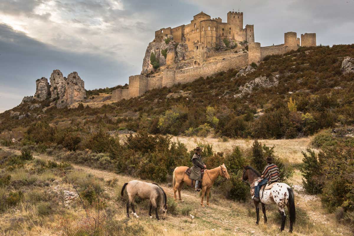 castillo de loarre-history-aragon-horses-riding