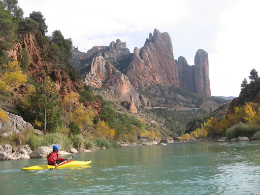rio-gallego-rafting-kayak-aventura-camping-armalygal-pasiones